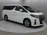 スーパーUVカット+IRカット機能+撥水機能付フロントドアグリーンガラスが採用されています。