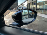 オレンジの点滅で後ろからきている車など、教えてくれます。
