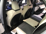 BMWの少し硬めの足回りは車の縦揺れを素早く整えるため、同乗者の方への車酔いにも効果が御座います。