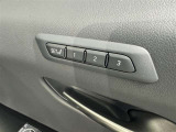 シートメモリー機能装備付きです。シートの位置をそれぞれ記憶しておく事ができるので、ご家族や、複数の方で車を乗られるオーナー様には、便利な機能です。