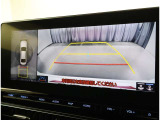 パノラミックビューモニター付きです。車両を上から見たような映像をディスプレイオーディオ画面に表示。運転席からの目視だけでは見にくい、車両周辺の状況をリアルタイムでしっかり確認できます。