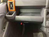 納車前にはプロのメカニックが、各部の点検を行います。ディーラーにしか出来ない品質、そしてサービスできっと満足していただけると思います!