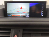 純正ナビ付です。もちろん車両後方を表示するバックガイドモニターが付いていて車庫入れ安心!