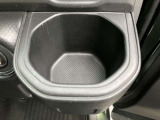 運転席側ドリンクホルダー