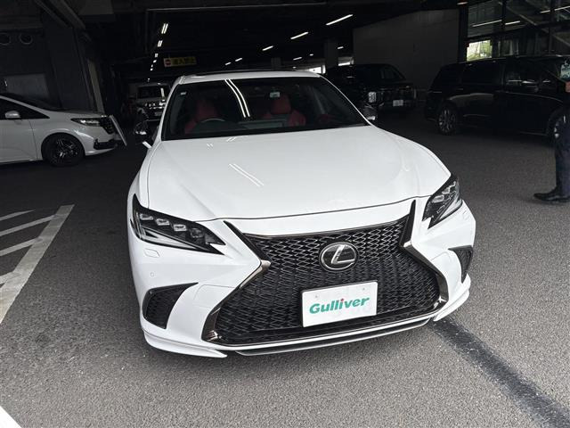 ES 300h グレイスフル エスコート 本革シート サンルーフ