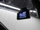 交通事故処理の迅速化等、運転中の「万が一」を記録してくれ、もしもの時も心強いドライブレコーダーを装備しています。