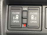 【両側パワースライドドア】スマートキーや運転席のスイッチで後席両側スライドドアの開閉が可能♪電動だから力を入れてドアを開ける必要が無く、小さなお子様でも簡単に開け閉めでき快適です♪