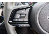 ステアリングオーディオリモコン 運転中でも音量調整やモード変更などハンドルから手を離さなくても操作が可能です。