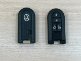 キーフリーシステムで電子カードキーを携帯していればリクエストスイッチを押すだけでドアロックを施錠・解錠できます。