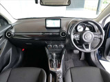 ブラックを基調とした美しい造形と精緻な作り込みが特徴のインパネ回りです。運転席に座り、ハンドルを握れば、どんな景色を見せてくれるのか、ワクワクが止まりません!