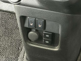 【シートヒーター】シートを温めることによって快適に乗車することが出来ます 冬の寒い時期や、女性の方には魅力のシートヒーターがついています