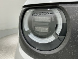 LEDヘッドライトは、点灯の瞬間から最大光量を発揮し、突然暗くなるトンネルなどでの安定感を高めます。