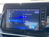 AM・FMに加え、Bluetooth AudioやHDMI、テレビなどの選択肢が表示されています。聴きたい音源に合わせて切り替えられ、日々の移動から遠出まで、好みのメディアを選びやすい構成です。