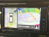 【アラウンドビューモニター】専用のカメラにより、上から見下ろしたような視点で360度クルマの周囲を確認することができます☆死角部分も確認しやすく、狭い場所での切り返しや駐車もスムーズに行えます。