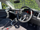 Audiのインテリアはエクステリア同様、優れたデザイン性とクオリティ、そして機能性を兼ね備えております。