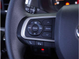 【ステアリングスイッチ】運転中、前方から目線をそらすことなく、オーディオ等の操作が可能な便利機能。安心&快適ドライブにはマストな装備。