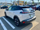 コーナーセンサー付きですので駐車も安心です。