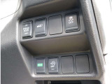 自社工場を3拠点完備しております。重整備やカスタムを始め、ご購入後のお車のメンテナンスも弊社にお任せください。