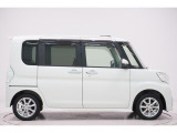 県内13店舗にて常時500台以上ダイハツ車を展示中です。見て、触って、納得のいく一台をぜひ見つけてください。