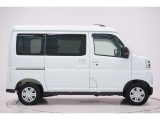 県内13店舗にて常時500台以上ダイハツ車を展示中です。見て、触って、納得のいく一台をぜひ見つけてください。