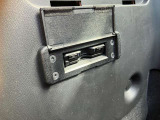 ETC車載機は運転席のシートバック内部に取り付けられております。盗難防止に役立ちますし、邪魔になる事にもなりません!