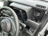 ドリンクホルダーは、ココです!運転席からすぐに手がとどくので、便利ですよ♪