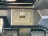 前席USB電源です。