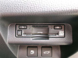 ETC車載器を装備しています。高速道路の料金所もストレスなく通行できます。すっきりとしたビルトインタイプですよ。