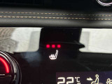 助手用シートヒーター。冷えた体を素早く温めてくれます。