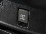 ◆アクセサリーソケット◆ドラレコの電源やスマートフォンの充電等に使用できる便利な電源ソケット!使いやすい場所に装備されています。