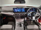 ☆センターパネルを運転席側に僅かに傾けたBMW独特のインパネ☆【駆け抜ける歓び】はここからもスタートしております☆