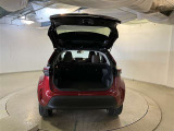 バックドアを上げた状態です。シートのアレンジ次第で荷室のスペースが広くなります!用途に合わせて快適な室内を!