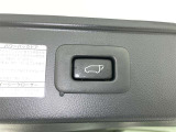 【パワーバックドア】ボタン一つでテールゲートが自動で開閉します。