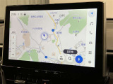 純正ナビを装備。タッチパネル式で使いやすく、お出かけもラクラクです。