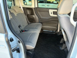 センタータンクレイアウトがもたらす広々とした室内です。