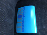 トヨタの中古車はメンテナンスノートを完備しています。取扱説明書はWEBサイトでご確認いただくようになっており、車両には搭載されていません。