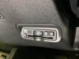ハンドルの左下にETCがついています。高速道路の料金所の通過も楽々です。カードの取り出しもしやすい場所についています。