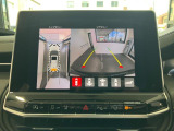 サラウンドビューモニター付きのバックカメラを装備しており、駐車の際などに役立てていただけます。