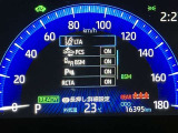 とっても見やすいメーターです。夜間時はラグジュアリーな気分にさせてくれる照明が魅力ですので、夜のドライブも楽しみになりますよ♪