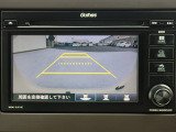 ◆【リアカメラ】が装着されています。リバースに入れるだけで映ります。後方の安全確認や、狭い駐車場での車庫入れ、雨の日や夜間など視界の悪い時に便利です。安全にバックする為には欠かせない装備です。