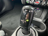 車両の詳細、ご質問につきましては、弊社営業スタッフまでお気軽にご連絡下さいませ。遠方のお客様には実車の詳細画像送信も承ります。お客様からのお問合せをお待ち致しております。