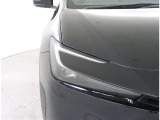 LEDランプ車 白く照らされるのが特徴です。明るいだけでなく、周囲からの認知されやすく歩行者や死角にいる方へアピール効果、安全性が飛躍的に向上します!