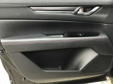 助手席のパワーウィンドウスイッチとトリムデザインです。
