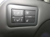ゆっくりくつろげるシート位置へ電動で調整できるパワーシート装備のセカンドシートです。