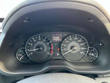 整備スタッフは国家資格を持つプロの整備士です。車検の受入/中間/完成検査と保安基準発行のすべても自社で行います。