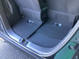 ☆リアシートは分割して前方にスライドしますので荷物の大きさに合わせてスペースを確保できます☆