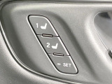【メモリー機能付きパワーシート】ドライバーごとに設定したシート位置を記憶して、ボタン一つで切り替えできる便利な機能!運転する方が複数名いらっしゃるご家庭におすすめです♪