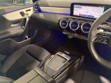 <メルセデスの認定中古車「サーティファイドカー」には、最大100項目にも及ぶ点検・整備項目が設定されています>