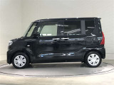 片側パワースライドドア付きだから、狭い駐車スペースなどでの 乗り降りラクラク!小さなお子さまのいるご家庭には嬉しい装備。