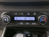 オートエアコンで便利な自動空調機能!風量を自動で調整してくれます。